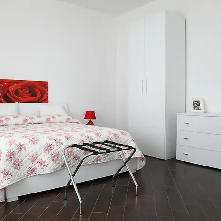 Alojamento de Acomodação e Pequeno-almoço Rosaly