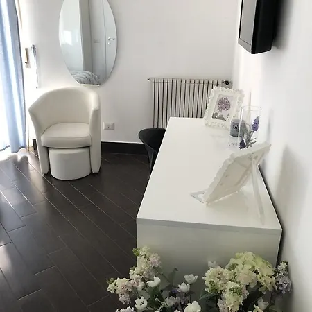 Alojamento de Acomodação e Pequeno-almoço Rosaly 4*